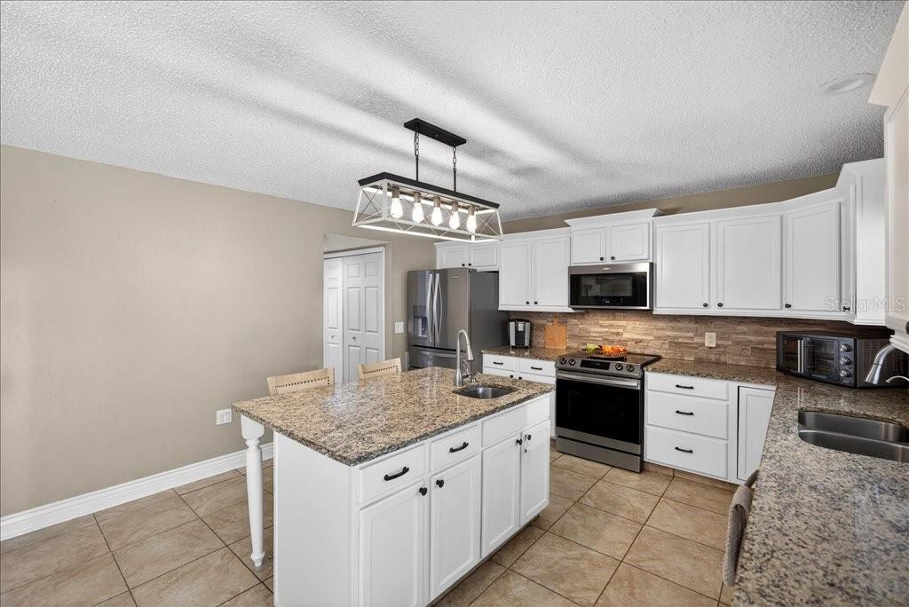 Image 22 of 67 For 33 Red Barn Drive