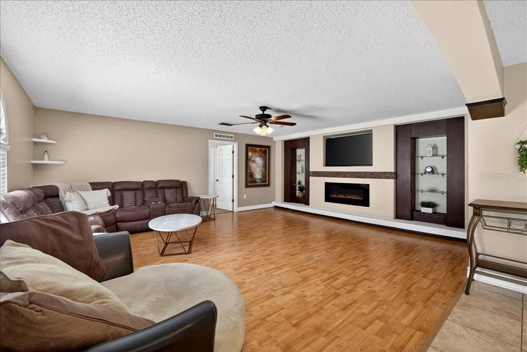 Image 3 of 67 For 33 Red Barn Drive