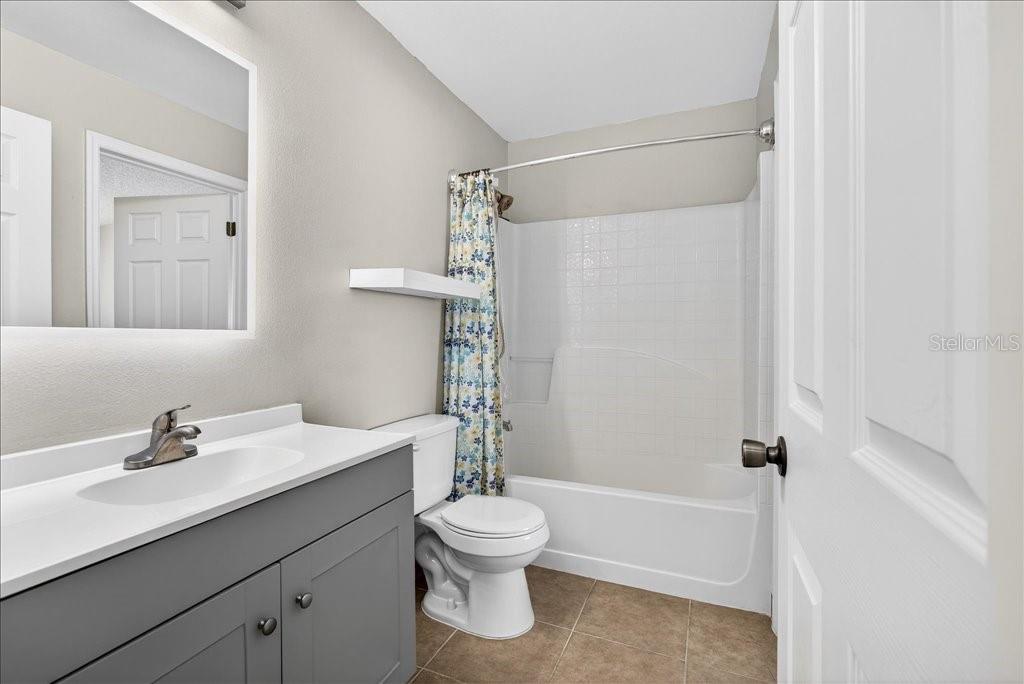 Image 42 of 67 For 33 Red Barn Drive