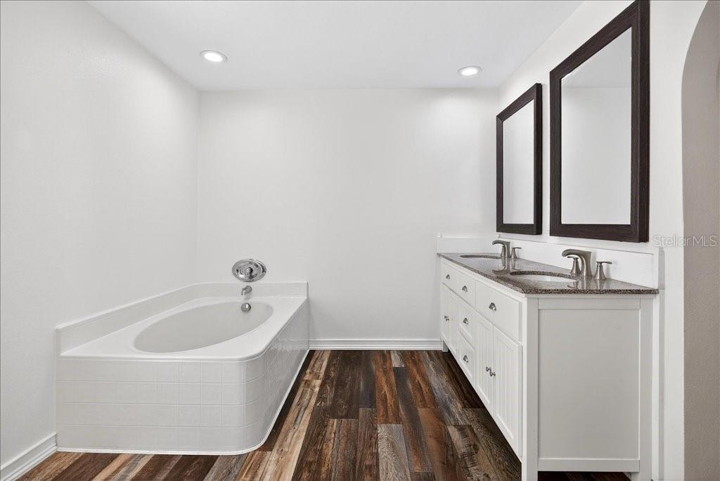 Image 54 of 67 For 33 Red Barn Drive