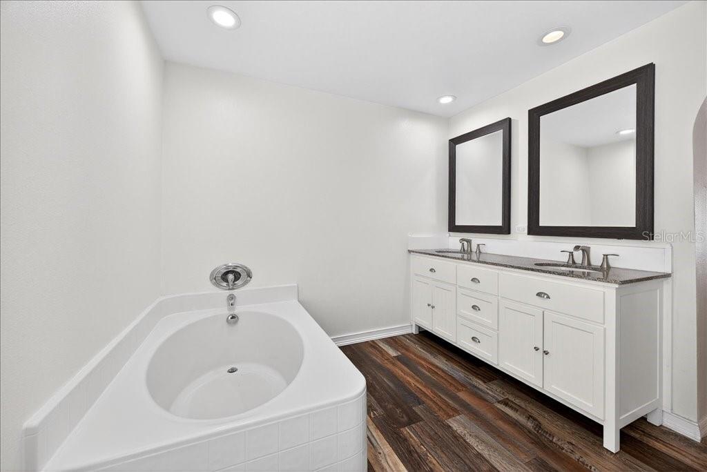 Image 55 of 67 For 33 Red Barn Drive