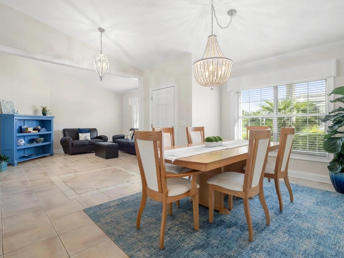 Image 10 of 37 For 19 Mahoe Drive N