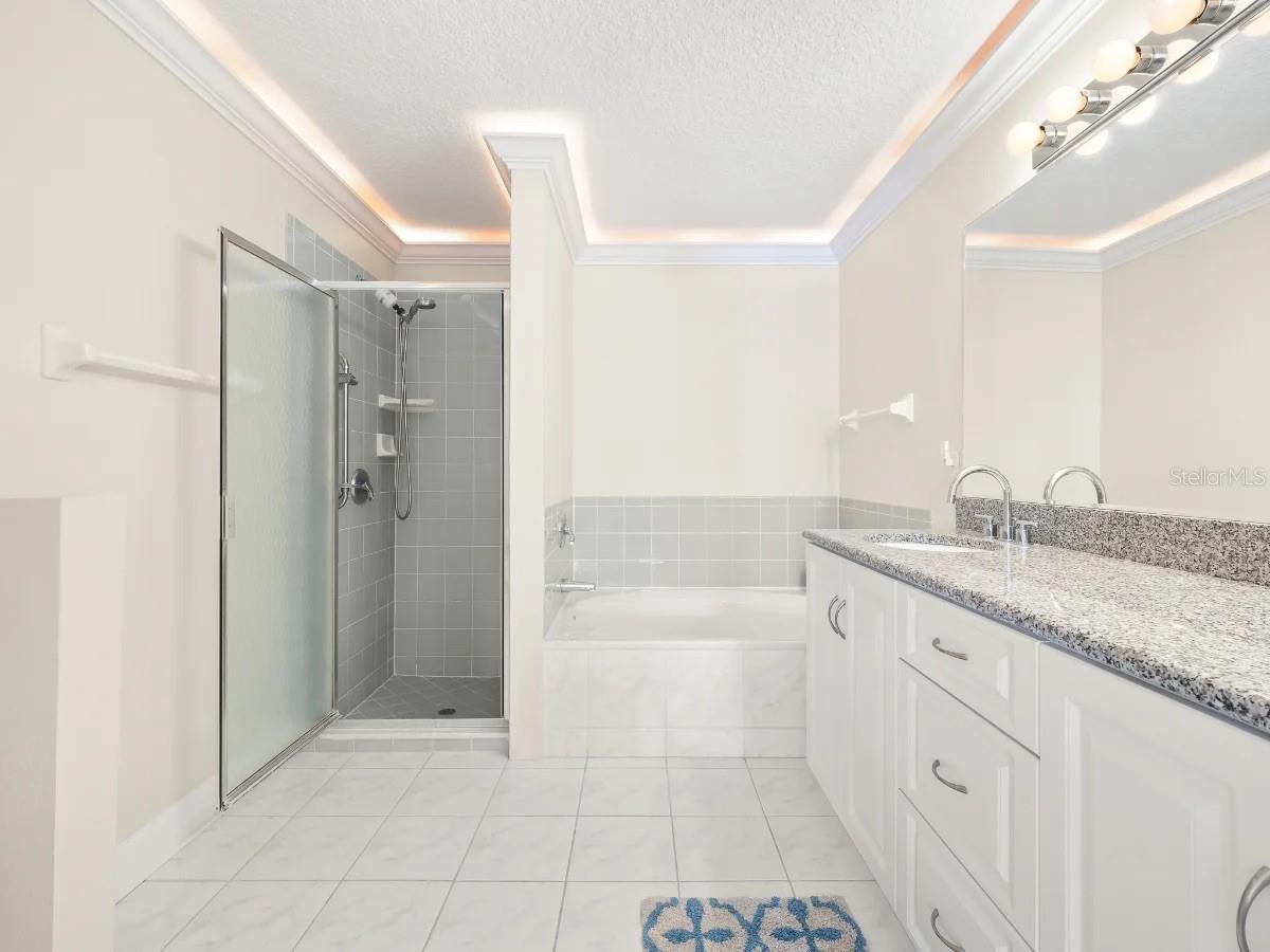 Image 15 of 37 For 19 Mahoe Drive N