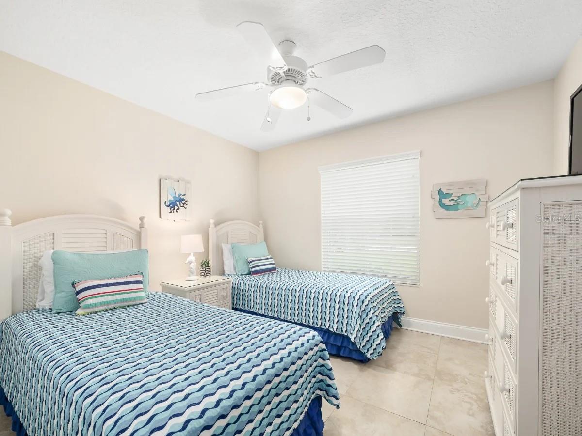 Image 18 of 37 For 19 Mahoe Drive N