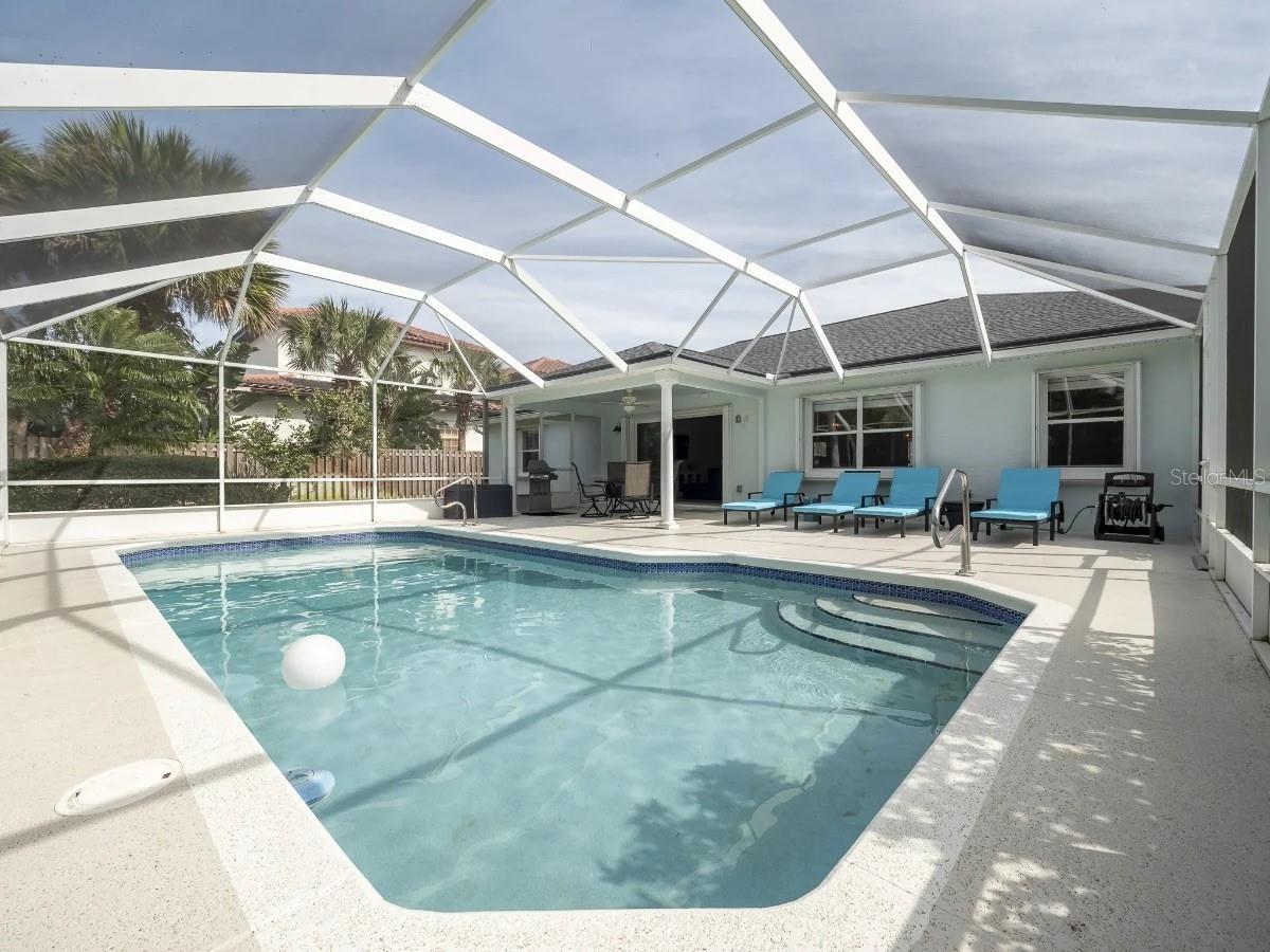 Image 3 of 37 For 19 Mahoe Drive N