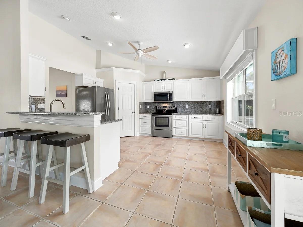 Image 5 of 37 For 19 Mahoe Drive N