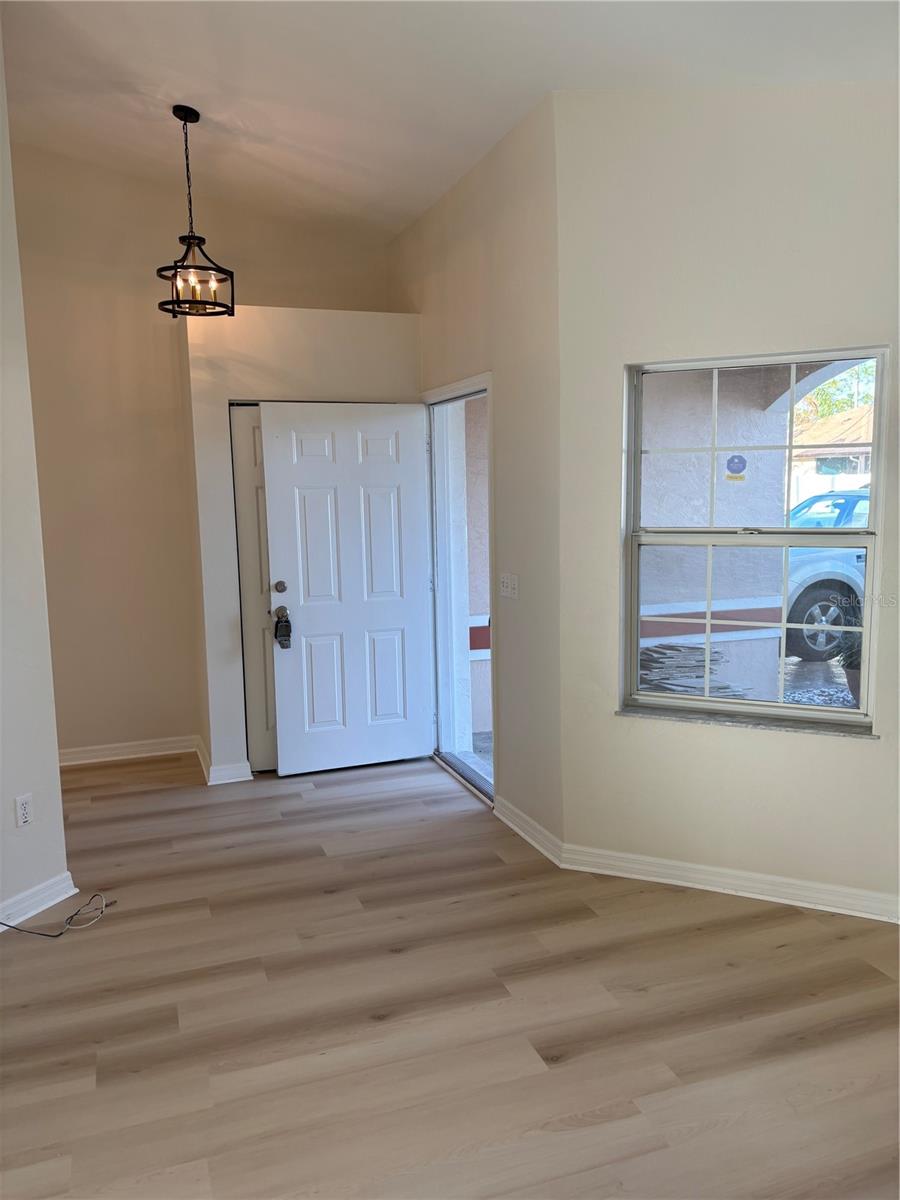 Image 10 of 21 For 91 Ryecliffe Drive