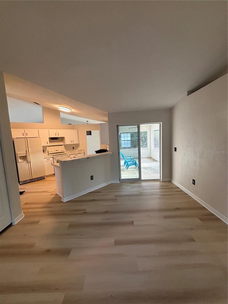 Image 15 of 21 For 91 Ryecliffe Drive