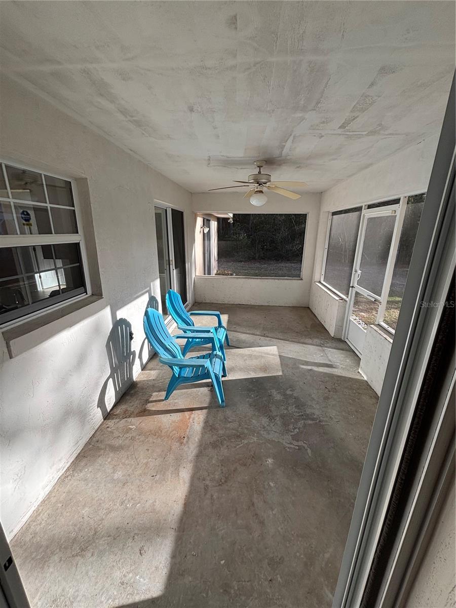 Image 17 of 21 For 91 Ryecliffe Drive