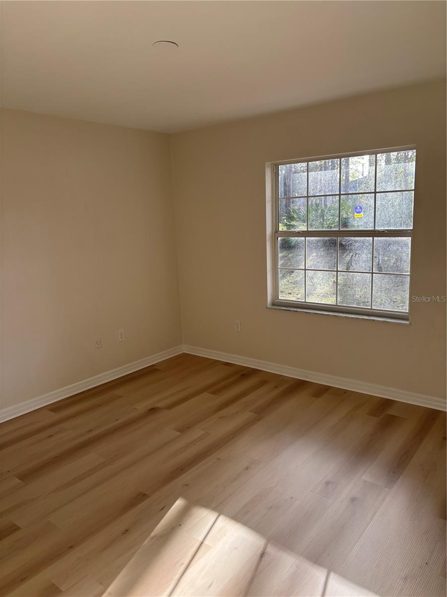 Image 6 of 21 For 91 Ryecliffe Drive