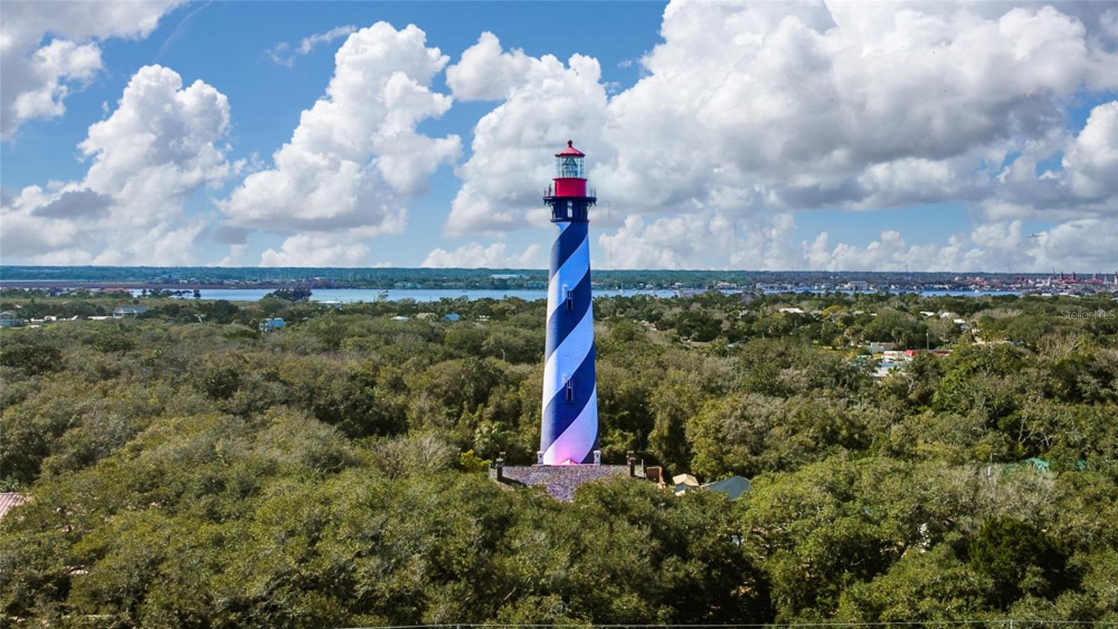 Image 14 of 22 For 8 Ocean Street