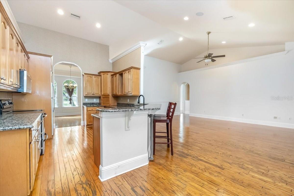 Image 14 of 49 For 104 Lindsay Drive