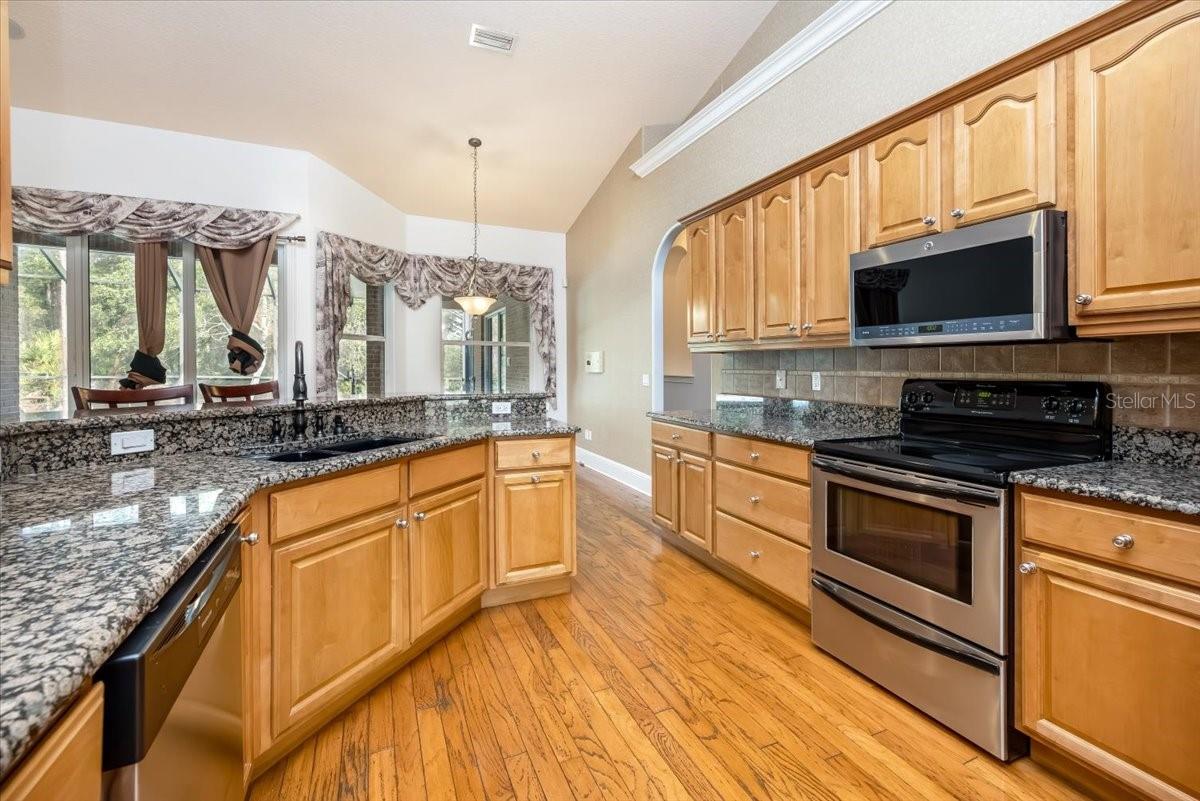 Image 17 of 49 For 104 Lindsay Drive