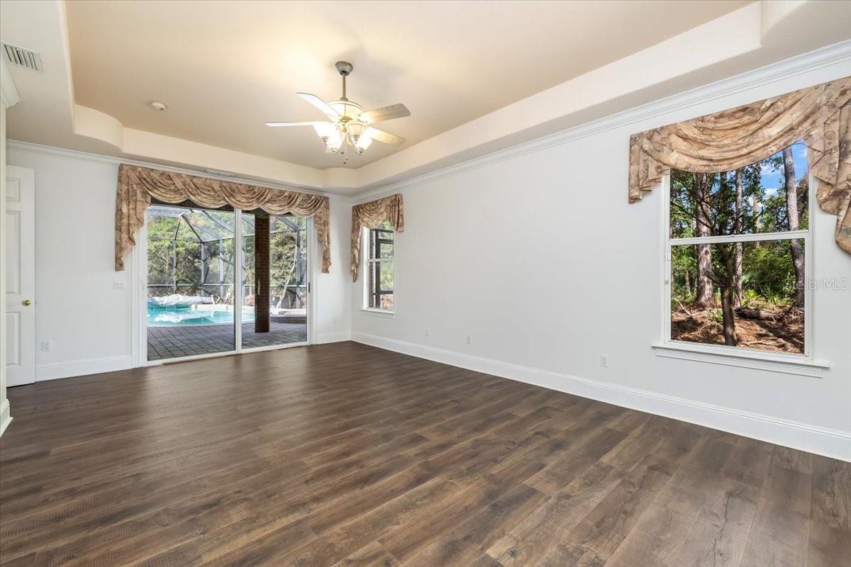 Image 23 of 49 For 104 Lindsay Drive