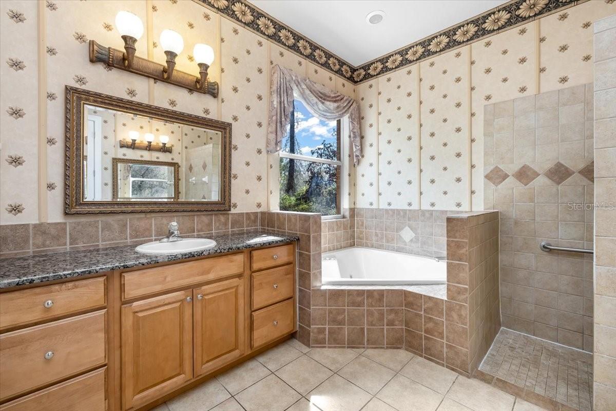 Image 24 of 49 For 104 Lindsay Drive