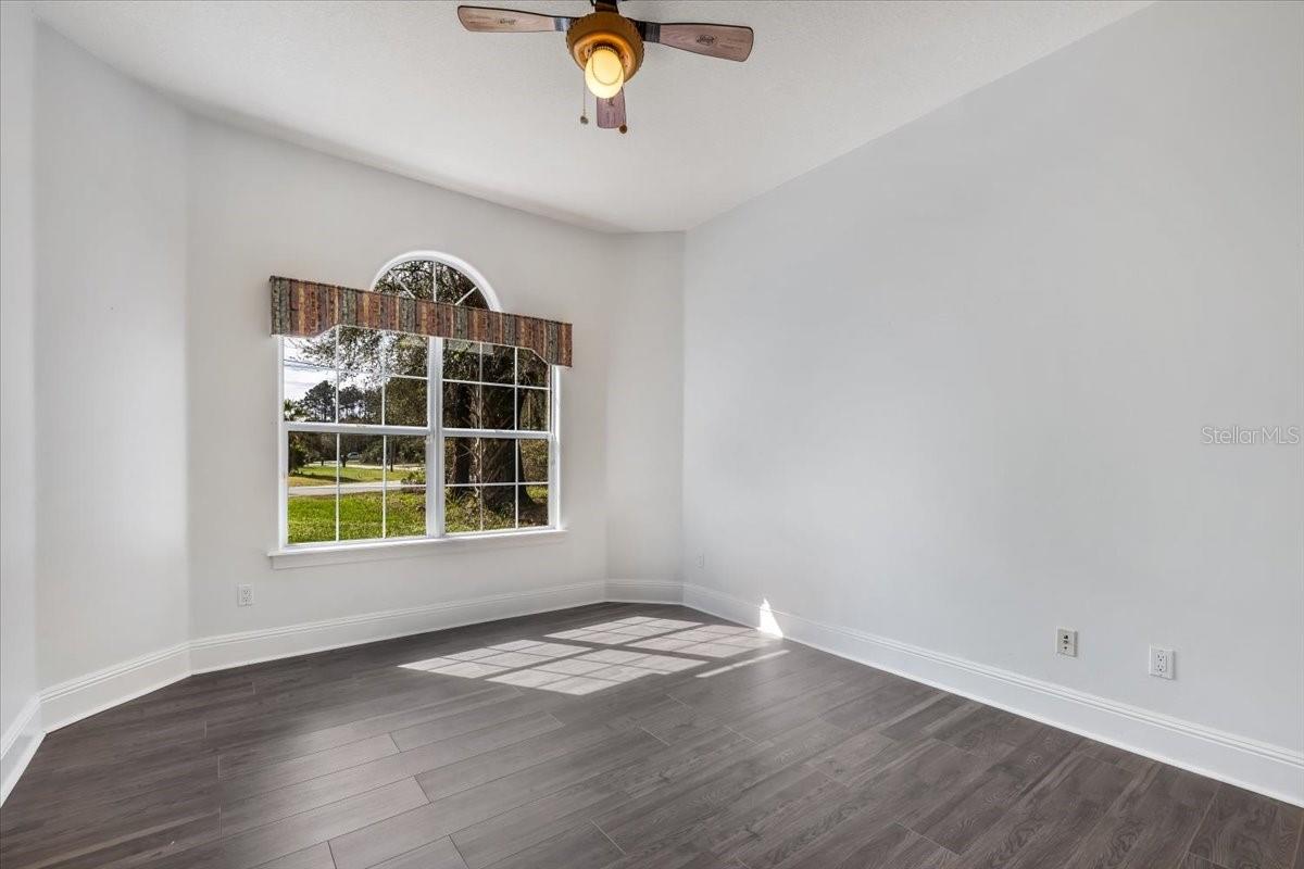 Image 31 of 49 For 104 Lindsay Drive