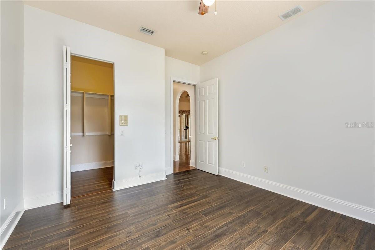 Image 32 of 49 For 104 Lindsay Drive