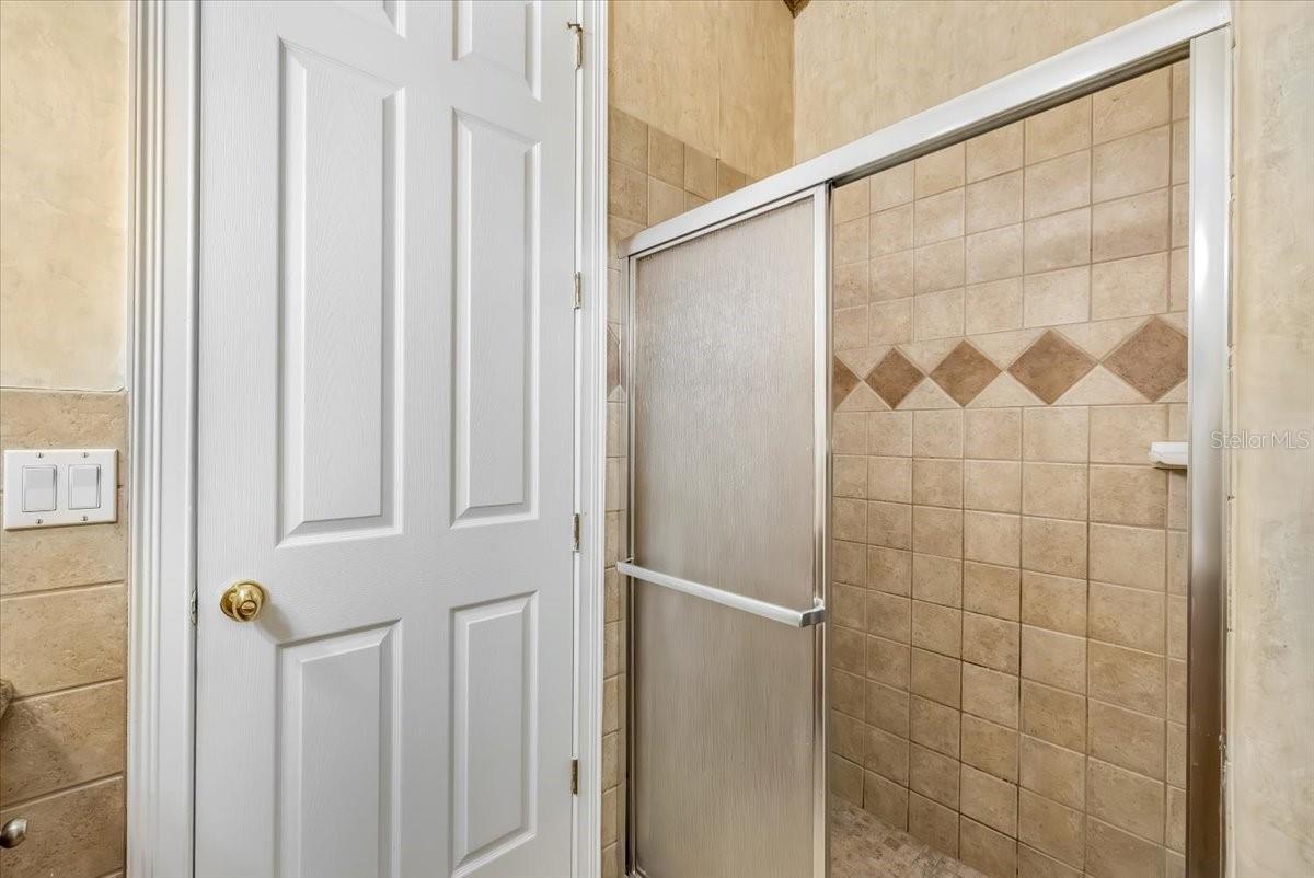 Image 36 of 49 For 104 Lindsay Drive