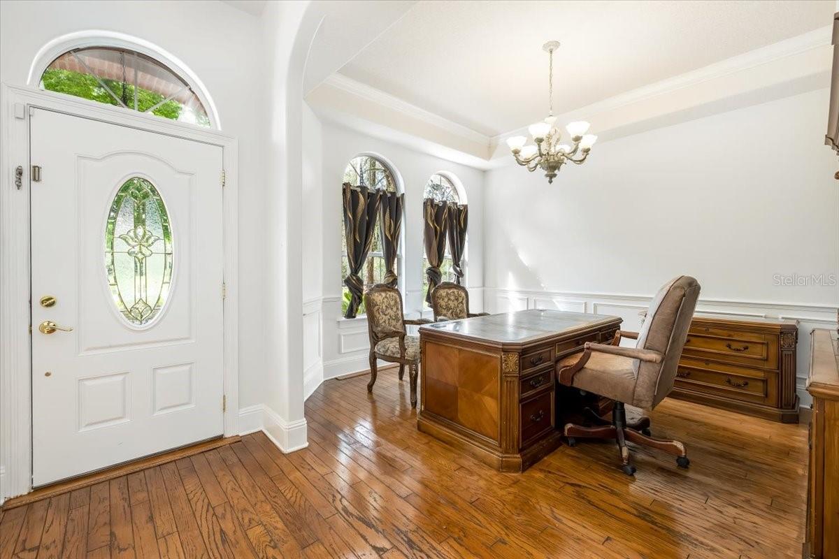 Image 9 of 49 For 104 Lindsay Drive