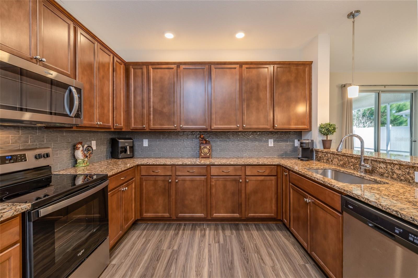 Image 10 of 40 For 18 Oakleaf Way