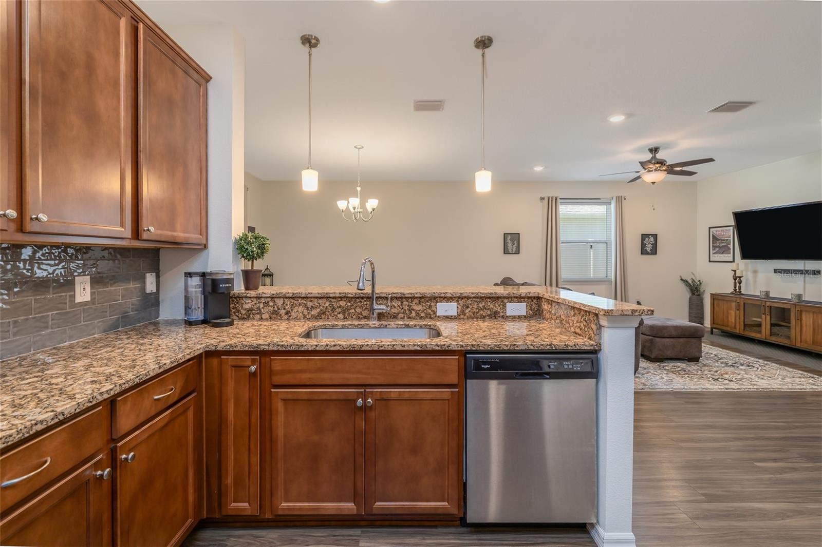 Image 11 of 40 For 18 Oakleaf Way