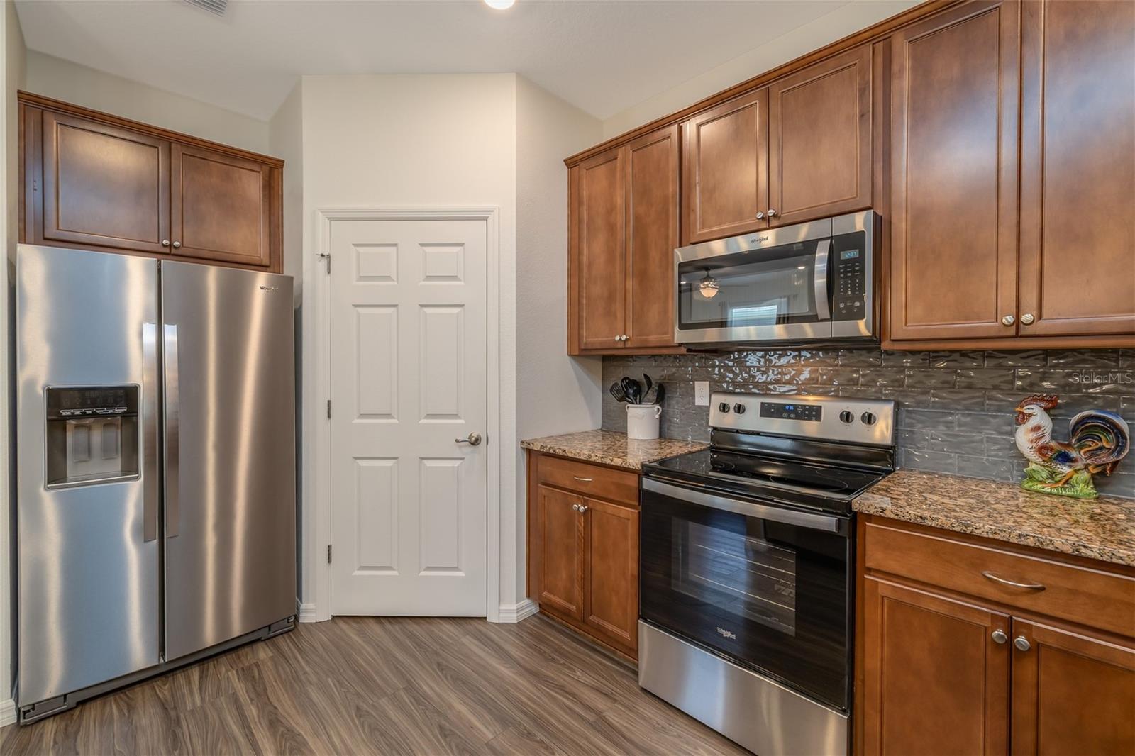 Image 12 of 40 For 18 Oakleaf Way