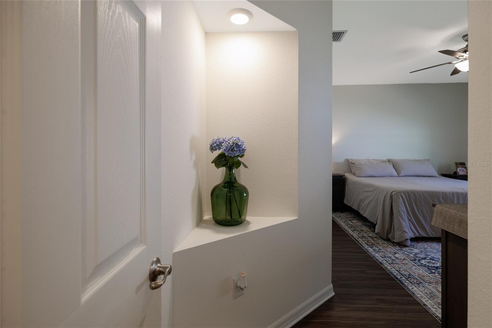 Image 15 of 40 For 18 Oakleaf Way