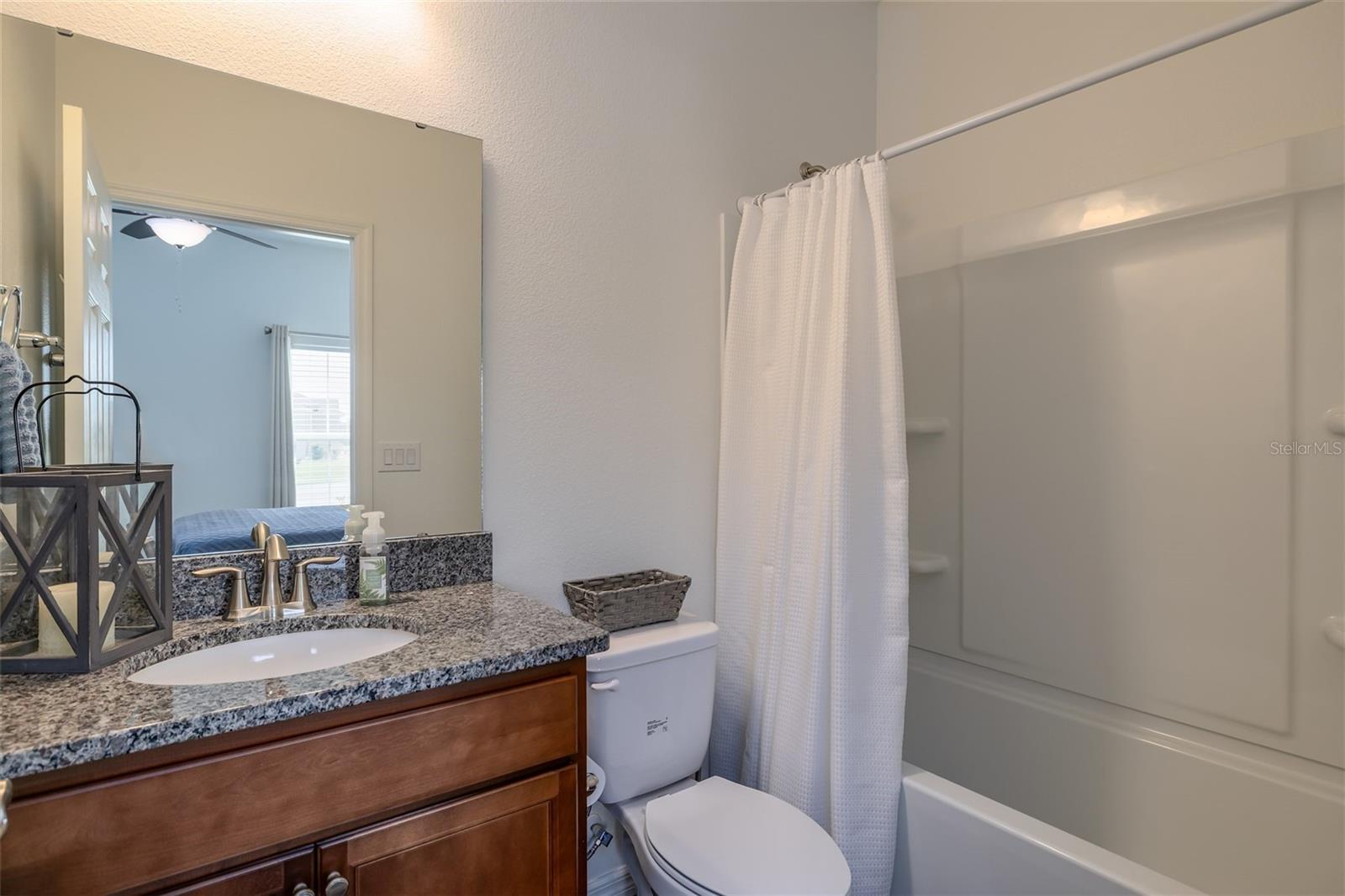 Image 22 of 40 For 18 Oakleaf Way