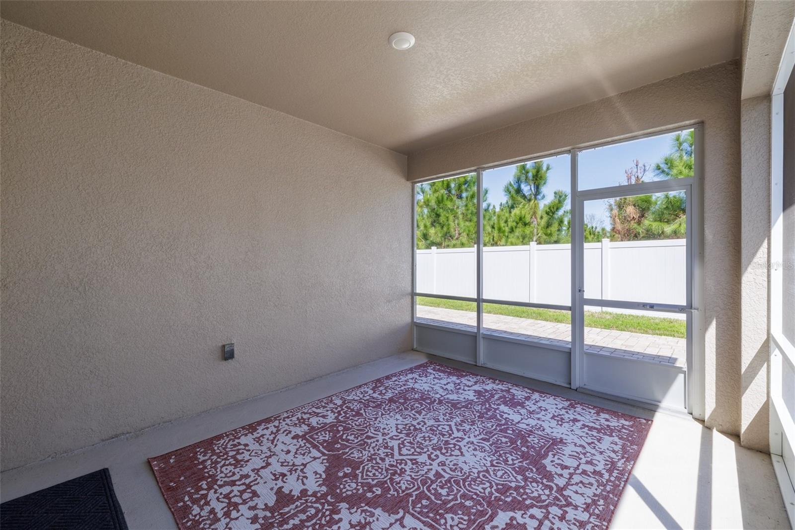 Image 30 of 40 For 18 Oakleaf Way