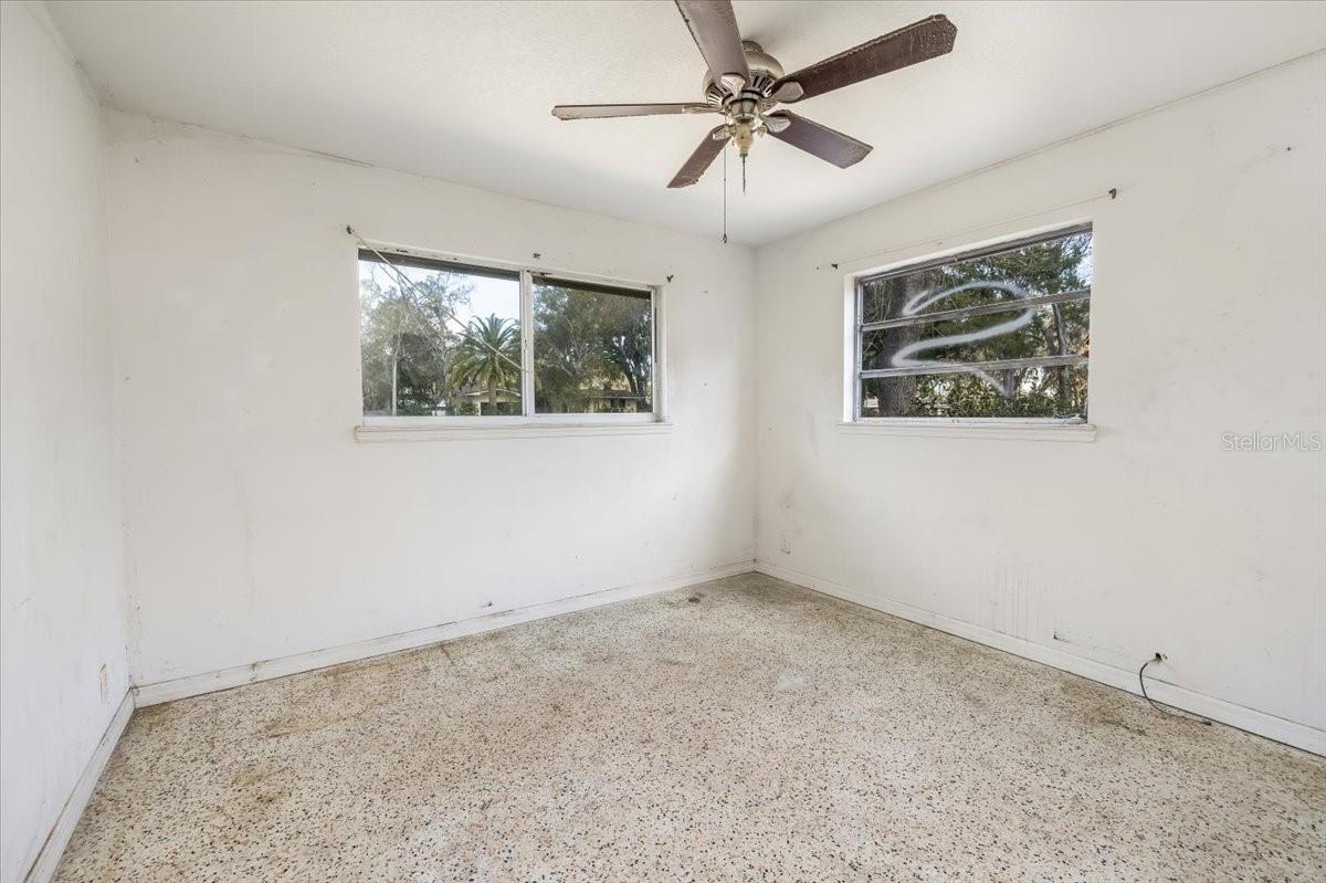 Image 12 of 27 For 875 Valencia Road