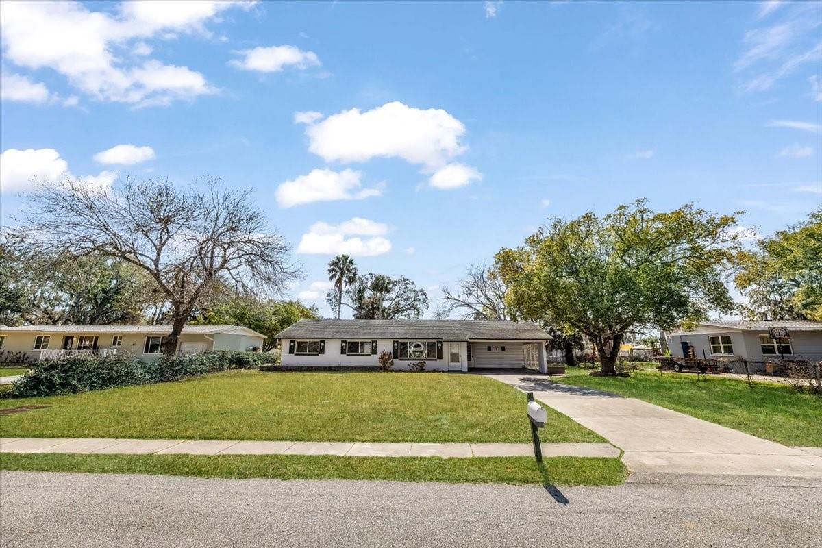 Image 19 of 27 For 875 Valencia Road