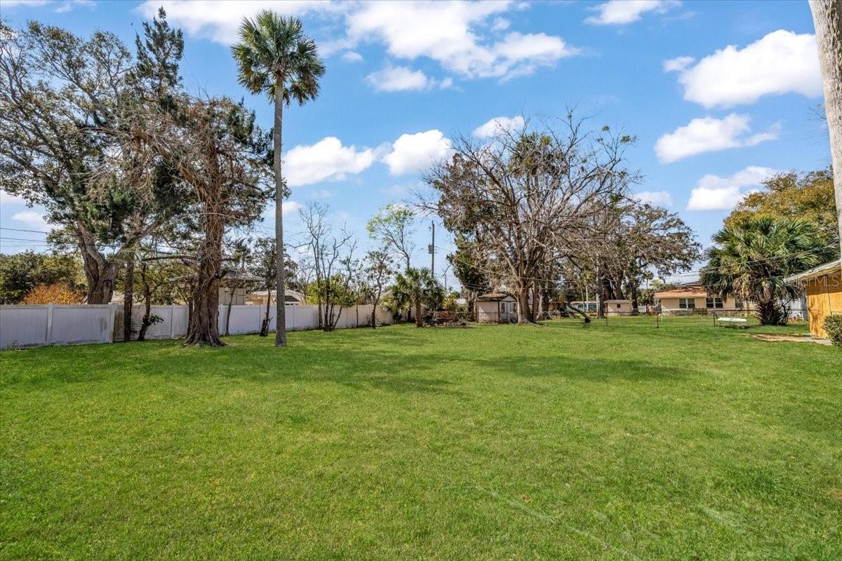 Image 26 of 27 For 875 Valencia Road