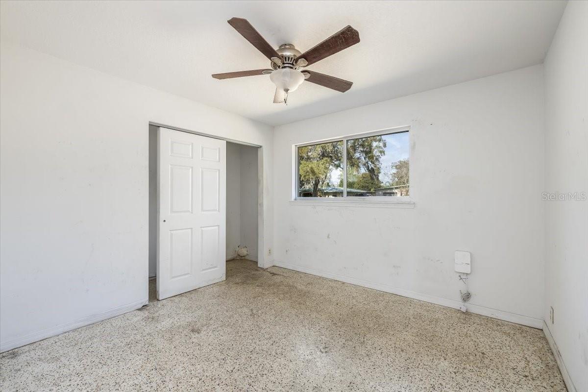 Image 8 of 27 For 875 Valencia Road