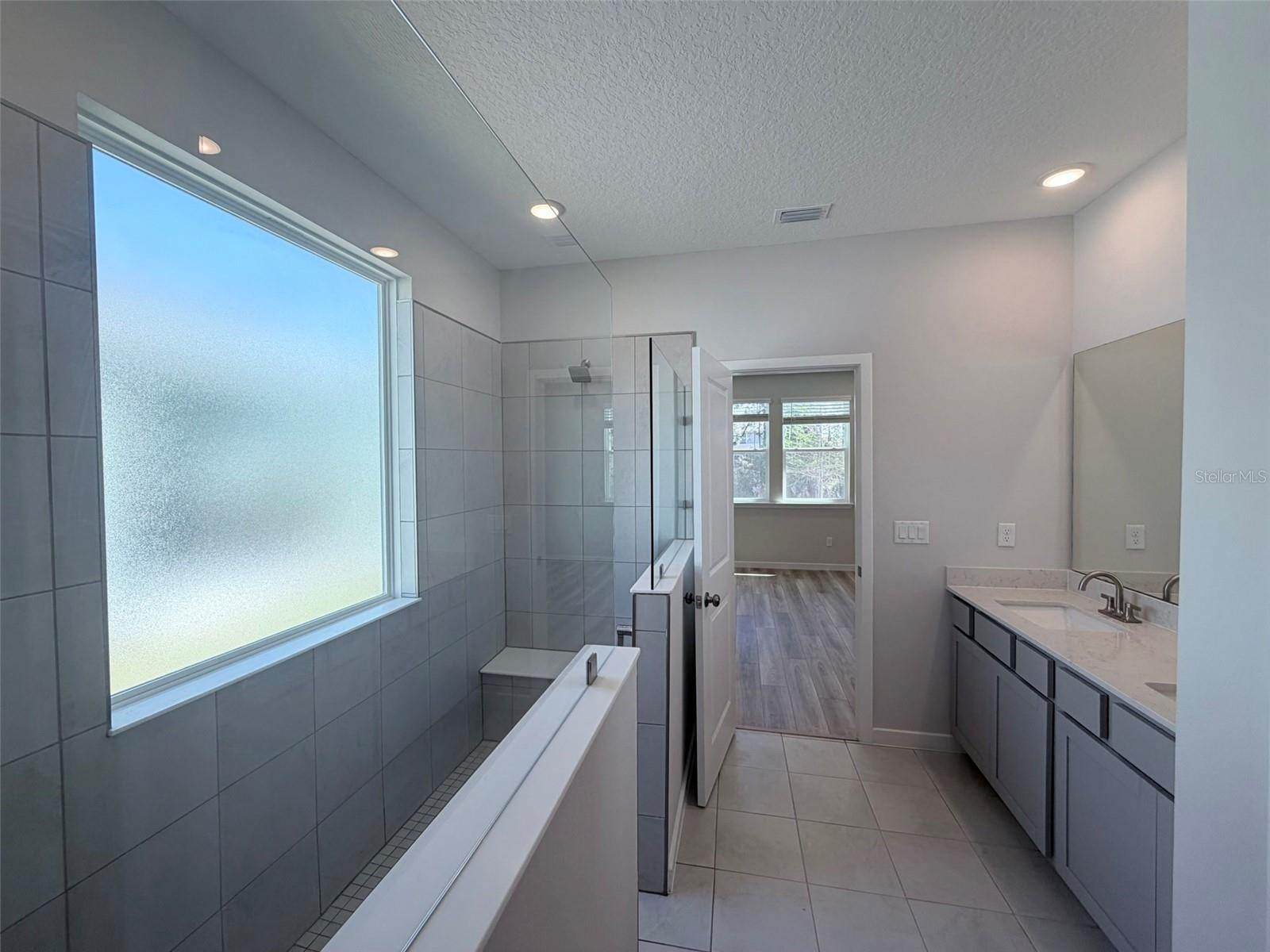 Image 3 of 60 For 36 Perseus Avenue