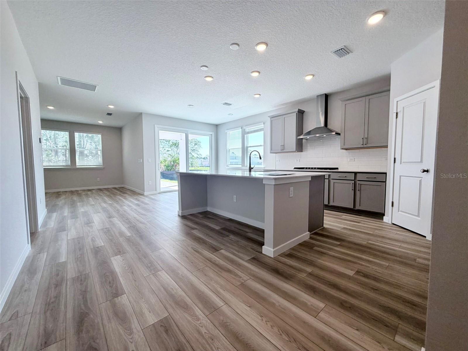 Image 6 of 60 For 36 Perseus Avenue