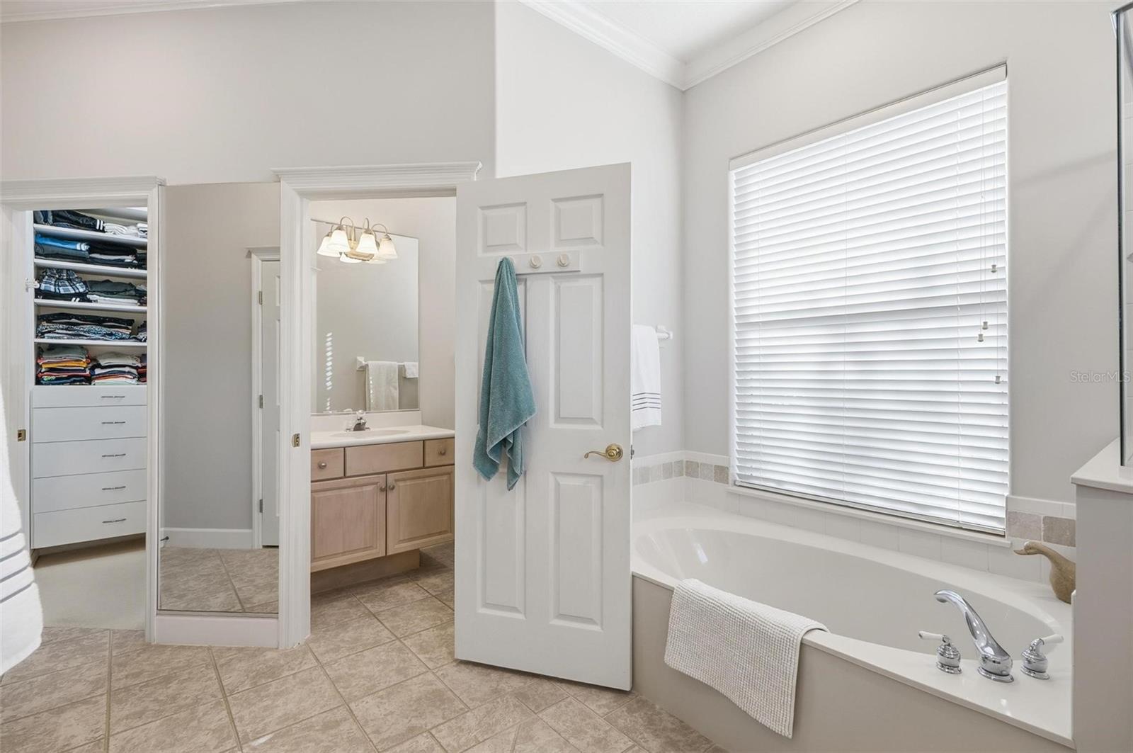 Image 48 of 84 For 10 Cordoba Court