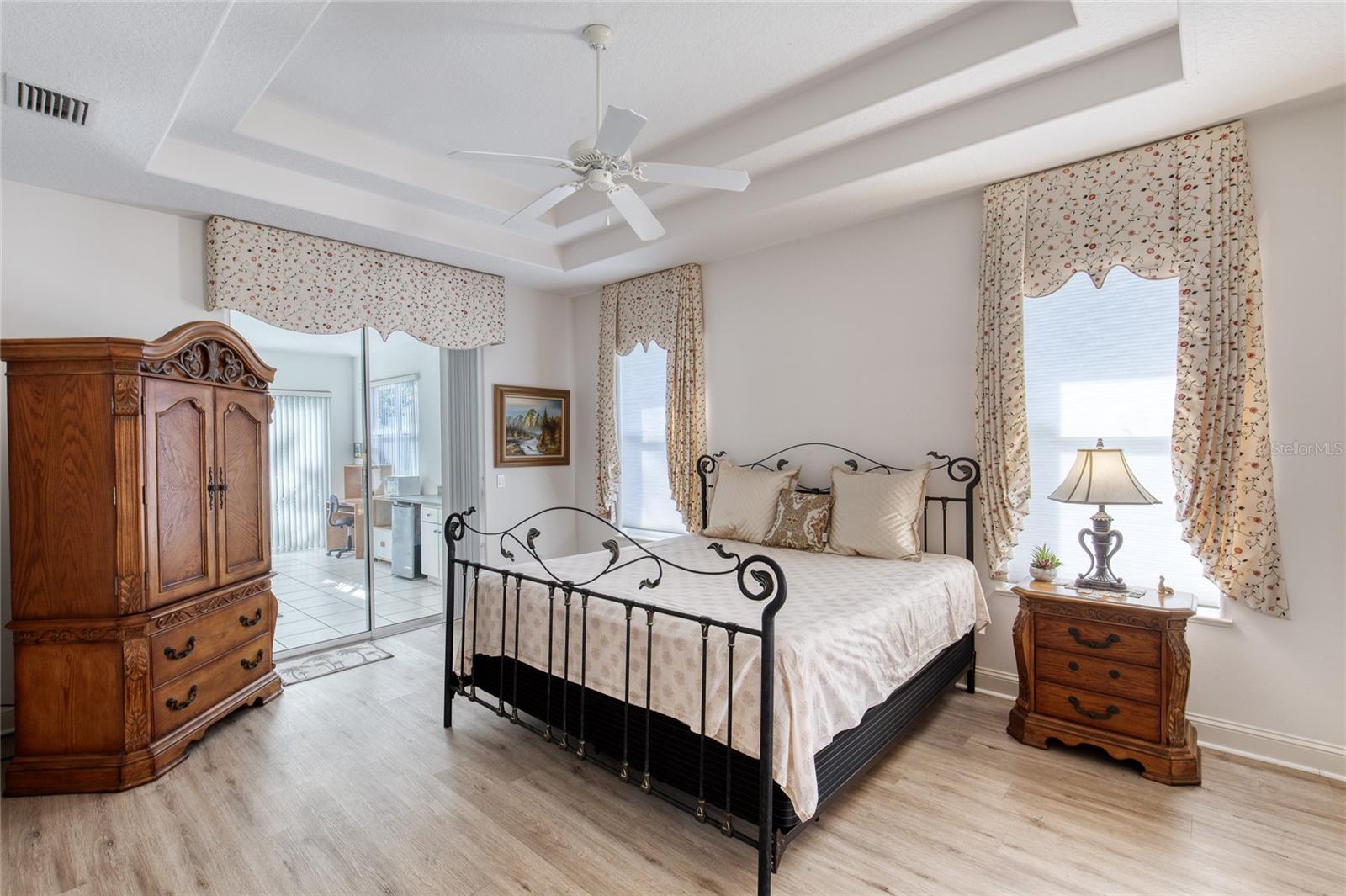 Image 31 of 69 For 2 Wellclif Place