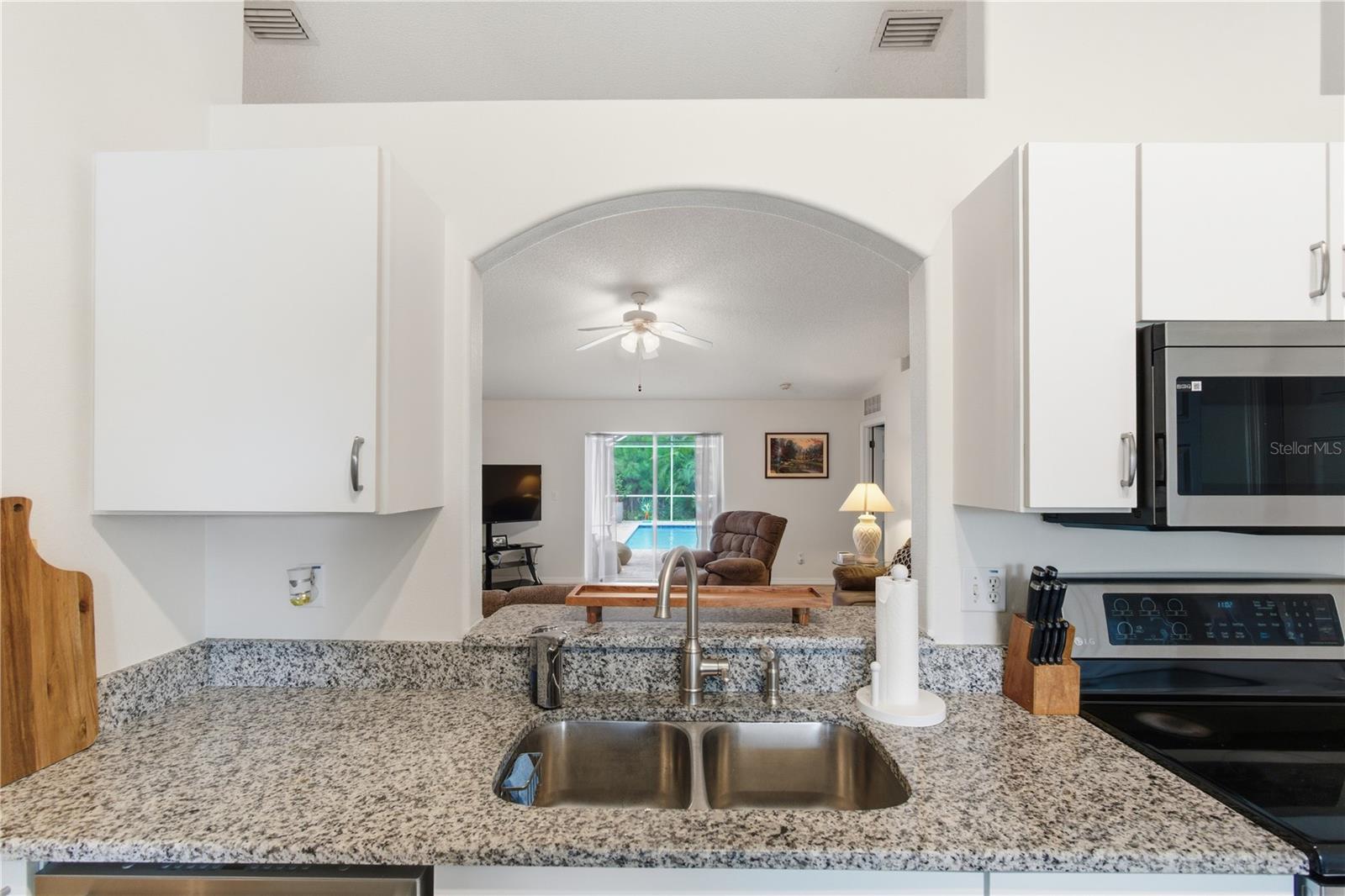 Image 11 of 27 For 14 Frenora Lane