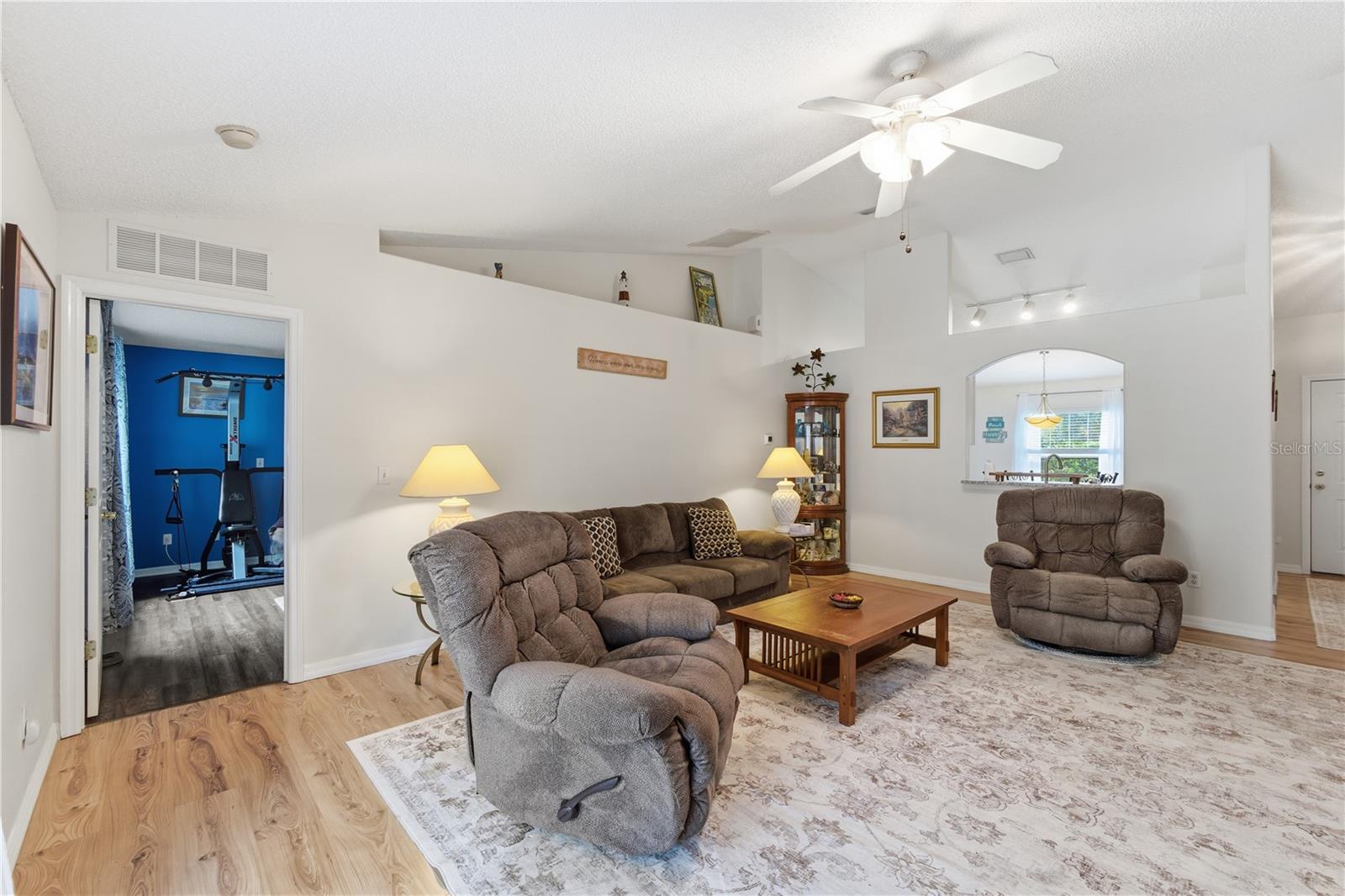 Image 21 of 27 For 14 Frenora Lane