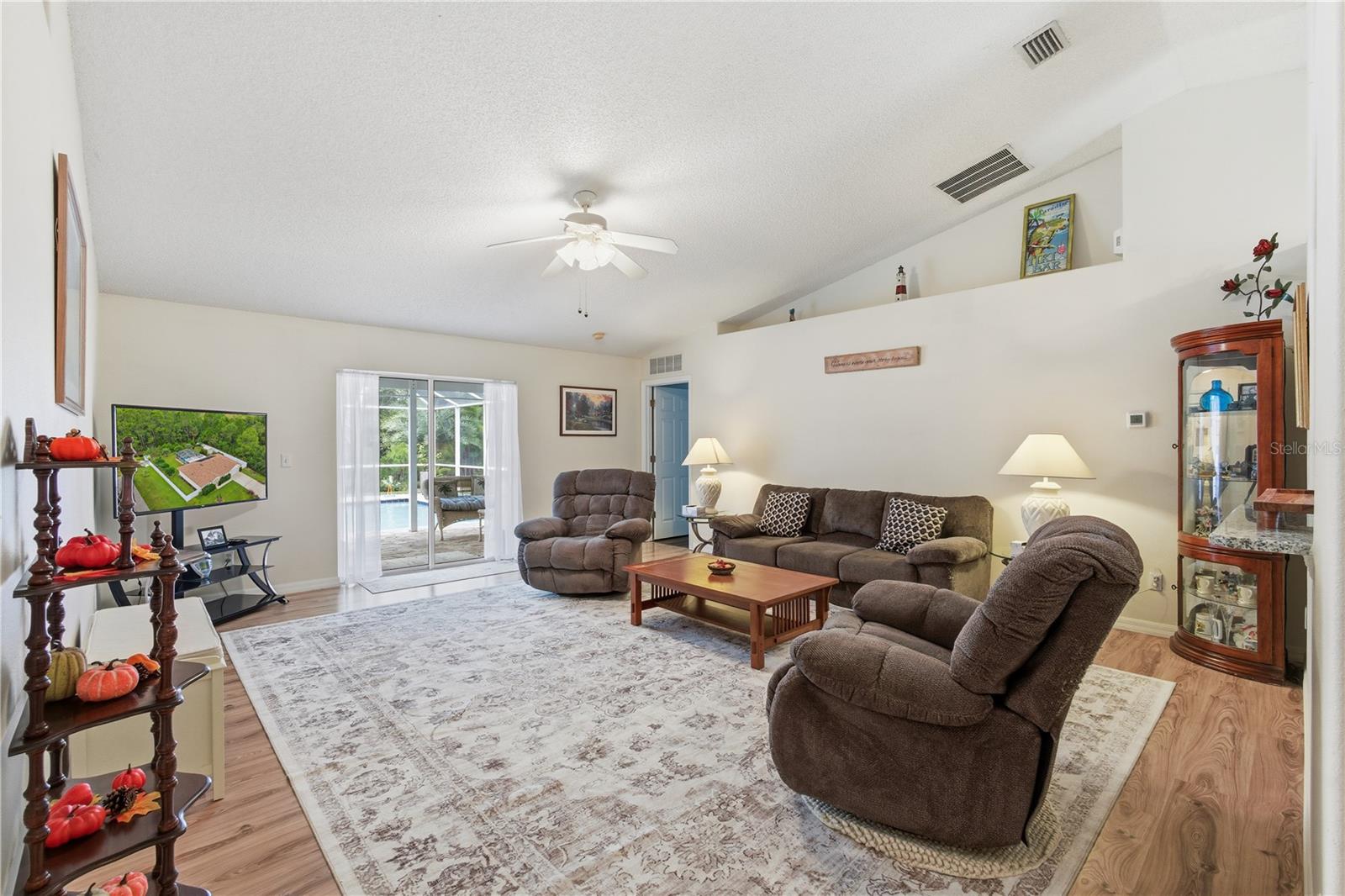 Image 7 of 27 For 14 Frenora Lane