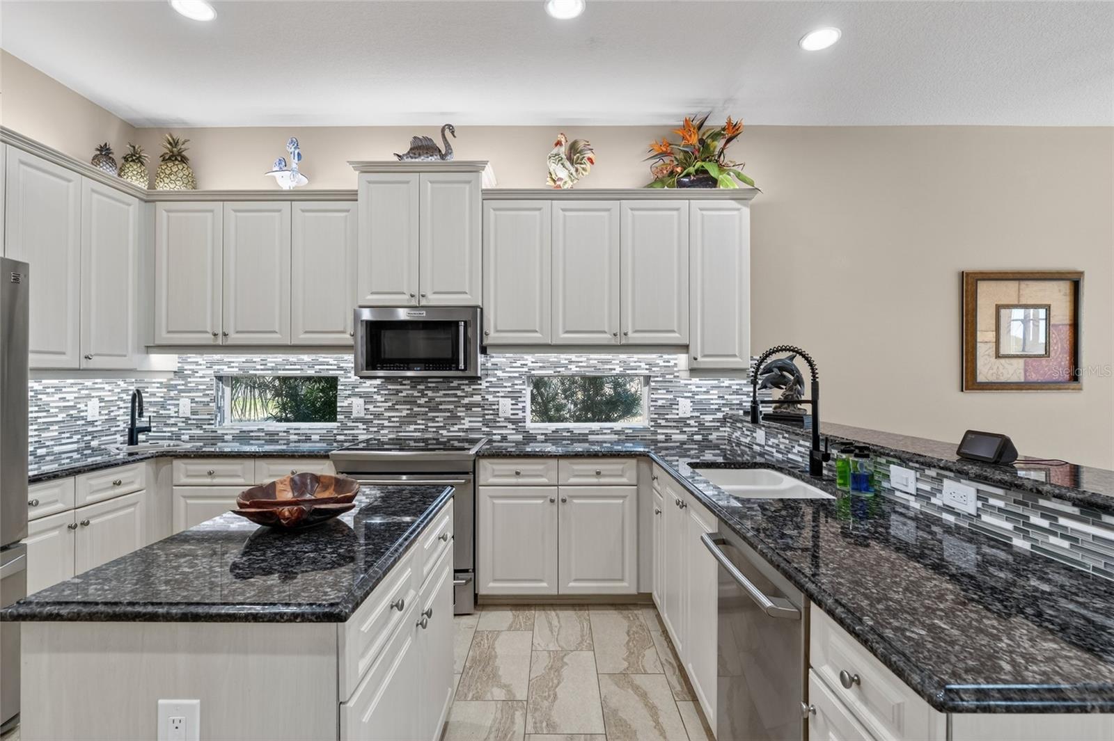 Image 10 of 84 For 83 Riverwalk Drive