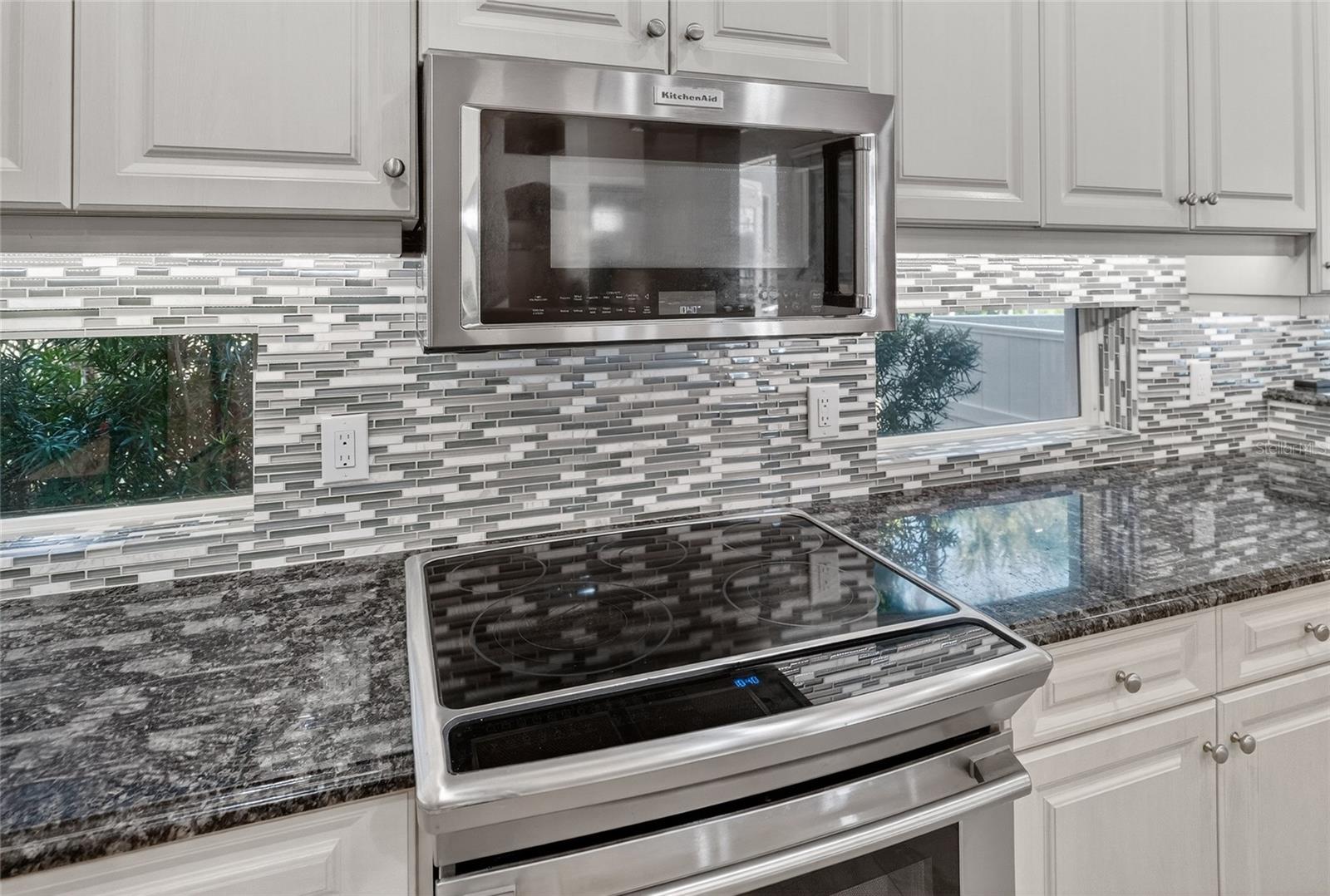 Image 11 of 84 For 83 Riverwalk Drive