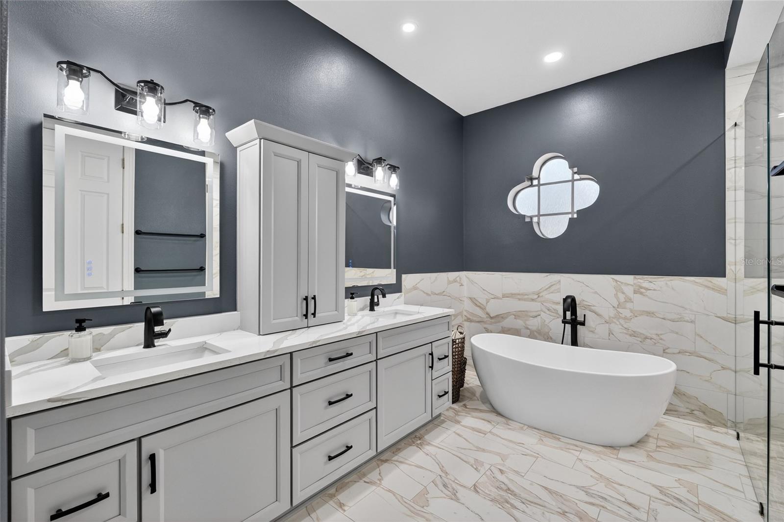 Image 23 of 84 For 83 Riverwalk Drive