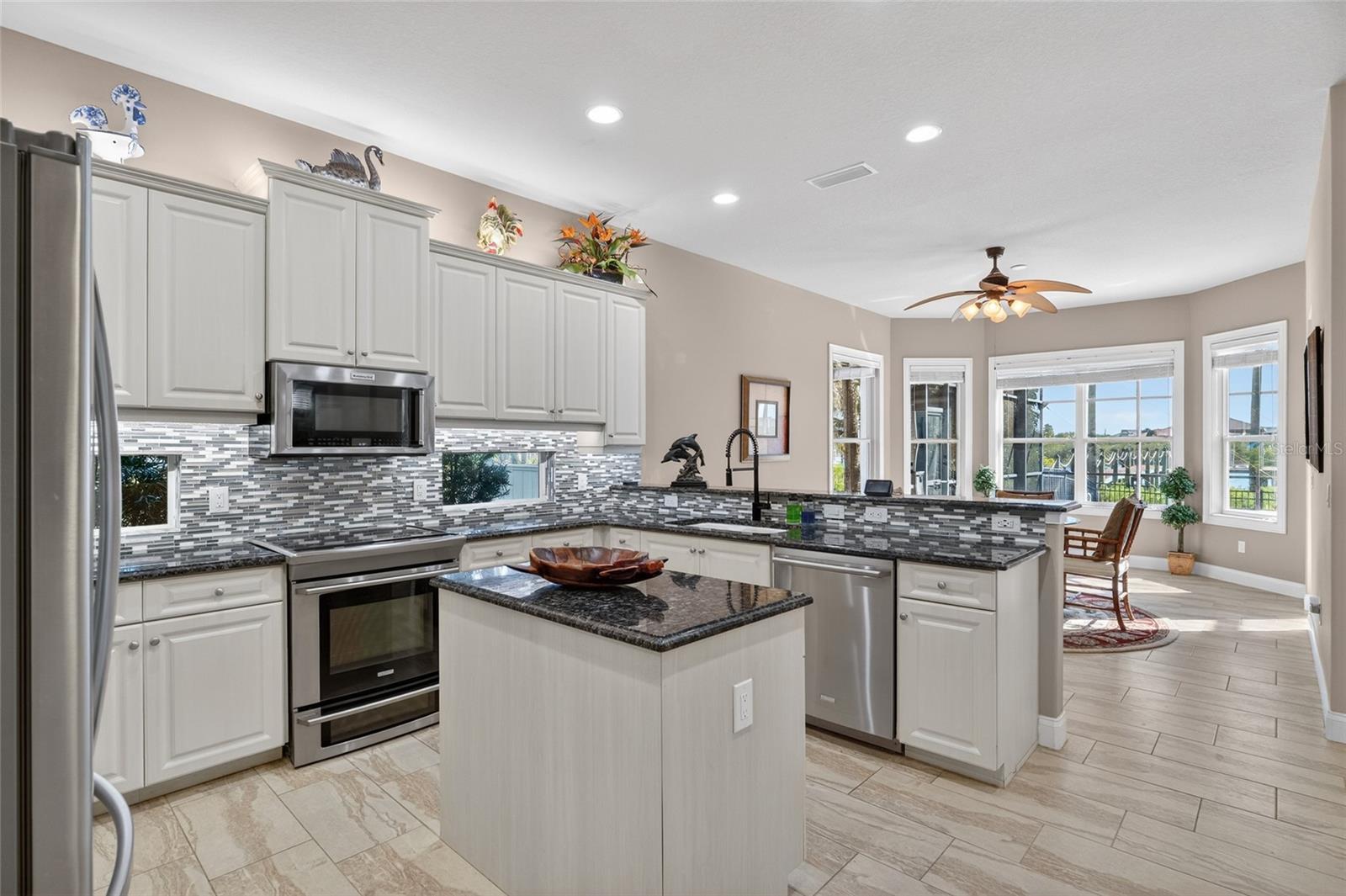 Image 9 of 84 For 83 Riverwalk Drive