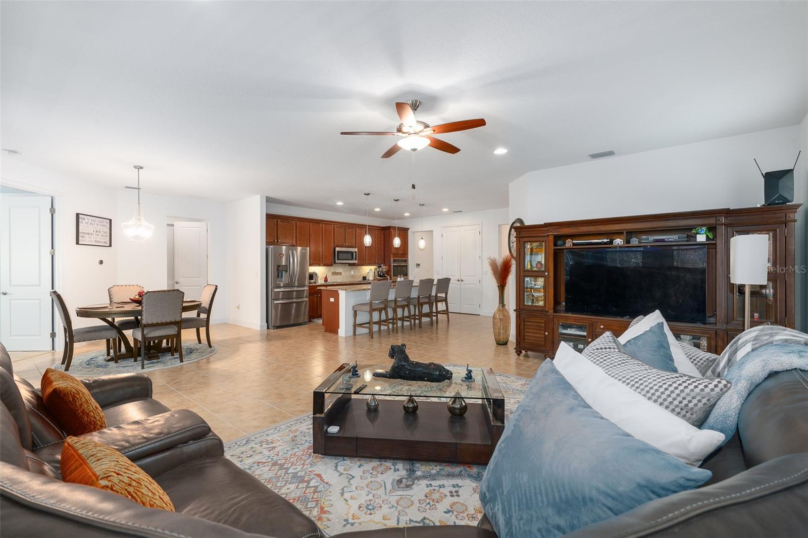 Image 21 of 57 For 685 Aldenham Lane