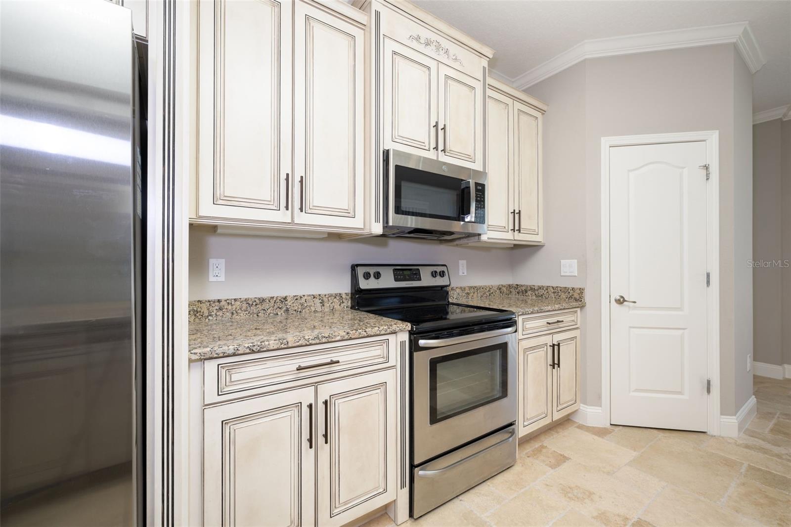 Image 11 of 51 For 3 Lake Charles Place