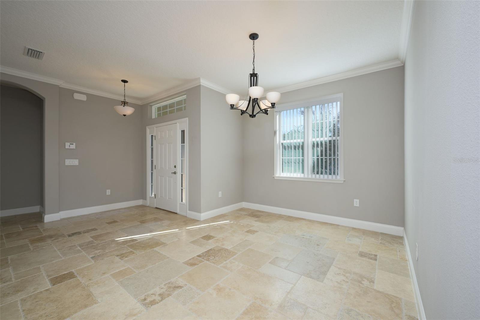 Image 14 of 51 For 3 Lake Charles Place