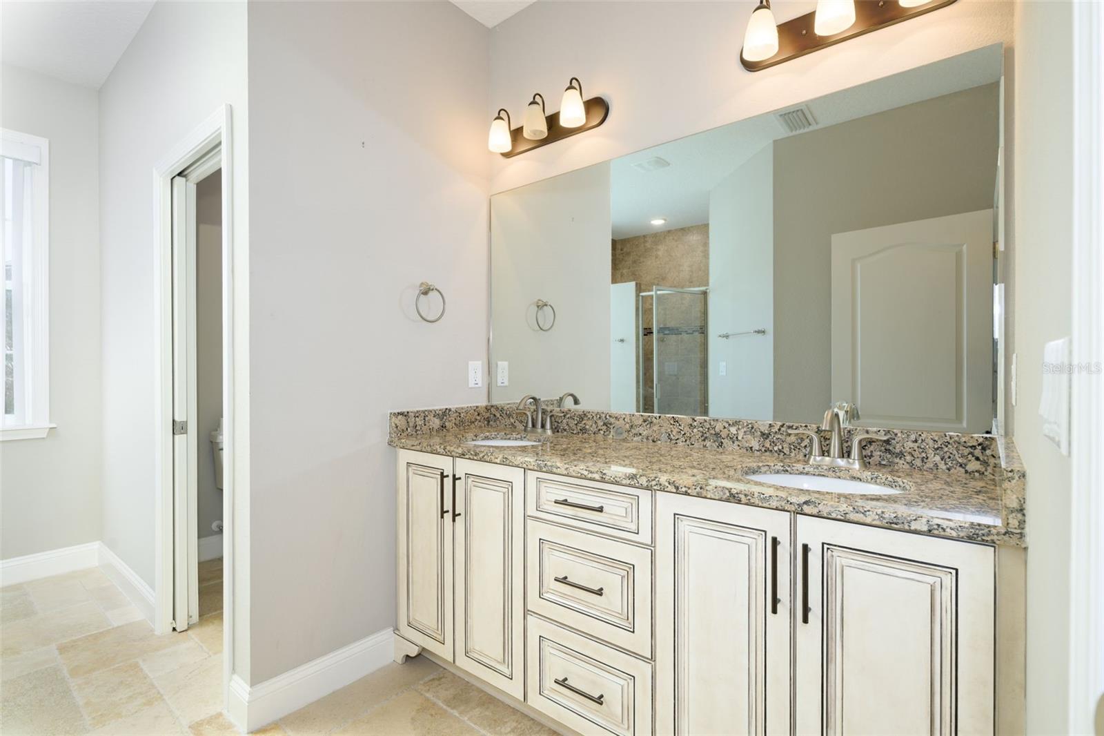 Image 24 of 51 For 3 Lake Charles Place