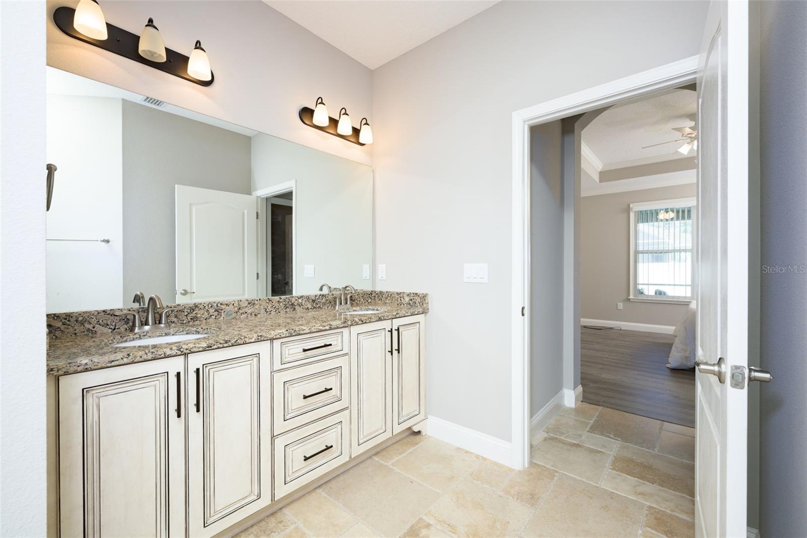 Image 25 of 51 For 3 Lake Charles Place