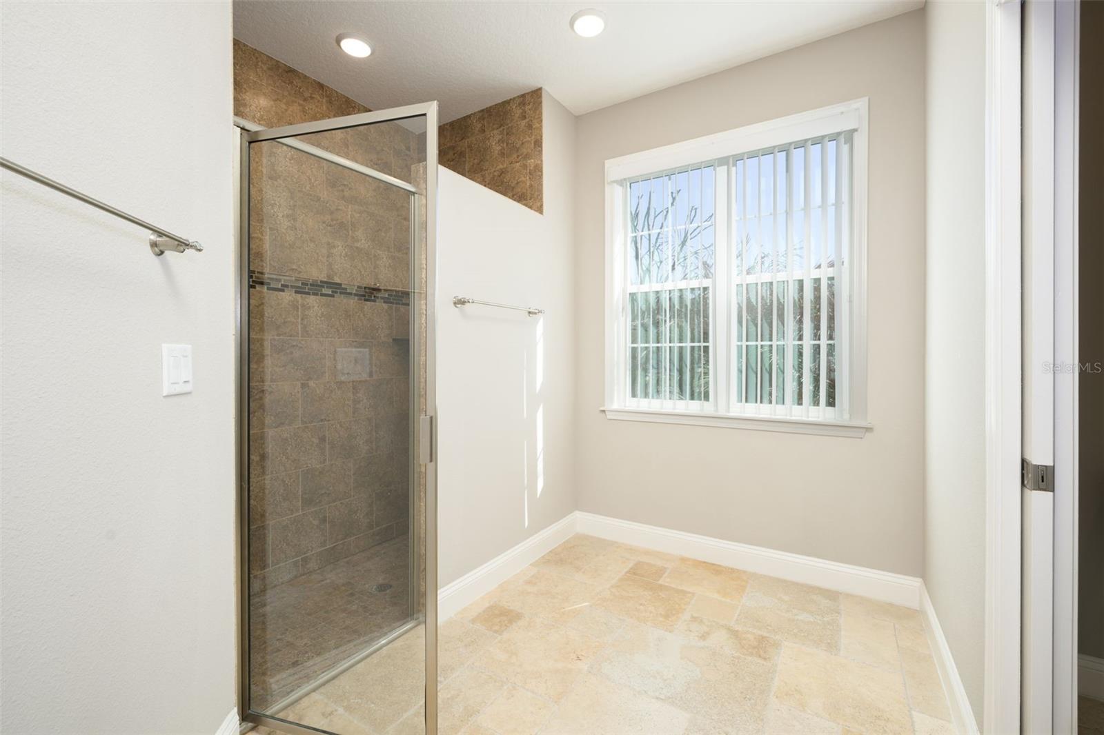 Image 26 of 51 For 3 Lake Charles Place